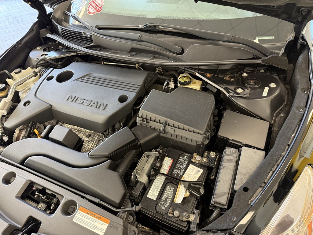 Photo 18 of this NISSAN ALTIMA