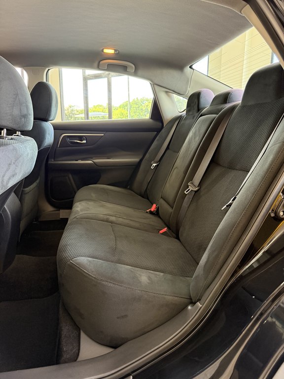 Photo 16 of this NISSAN ALTIMA