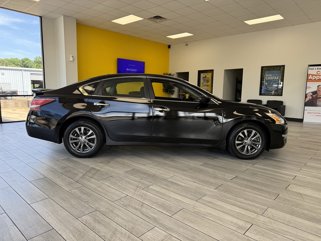 Photo 5 of this NISSAN ALTIMA