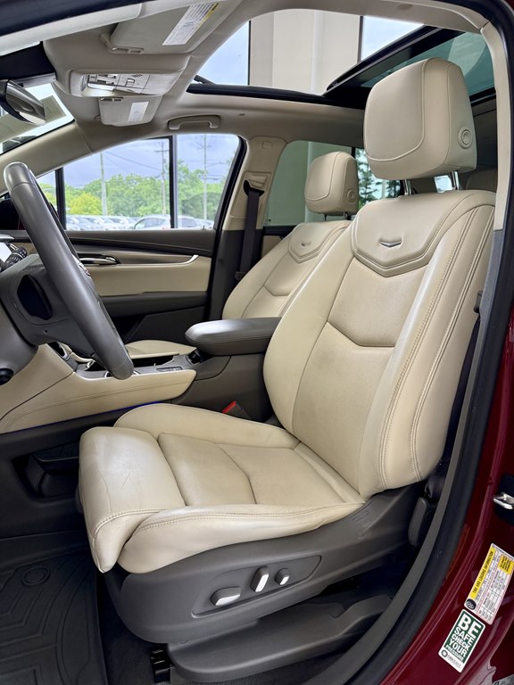 Photo 14 of this CADILLAC XT5