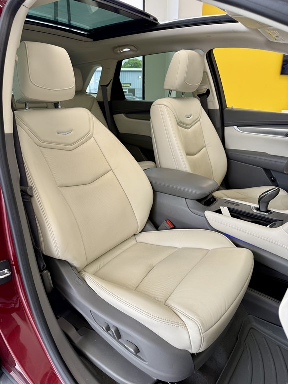 Photo 16 of this CADILLAC XT5