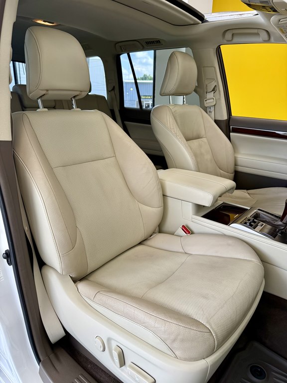 Photo 17 of this LEXUS GX