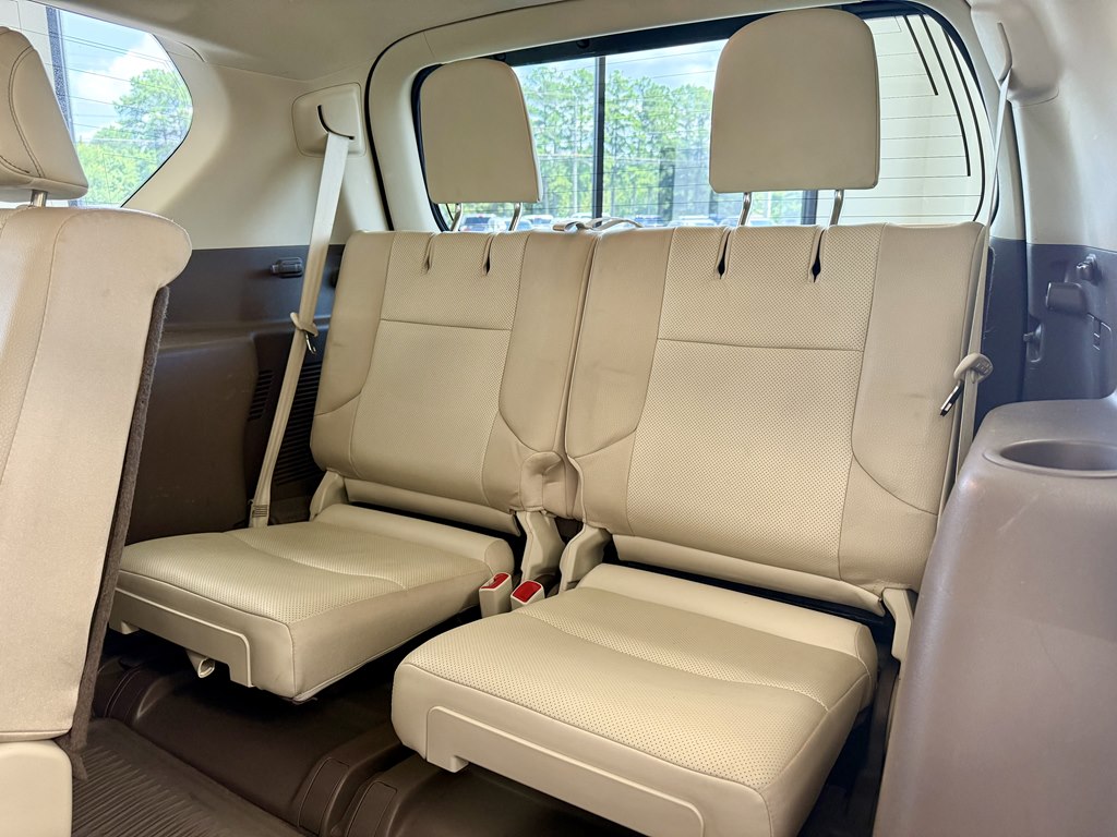 Photo 16 of this LEXUS GX