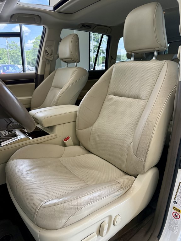 Photo 13 of this LEXUS GX