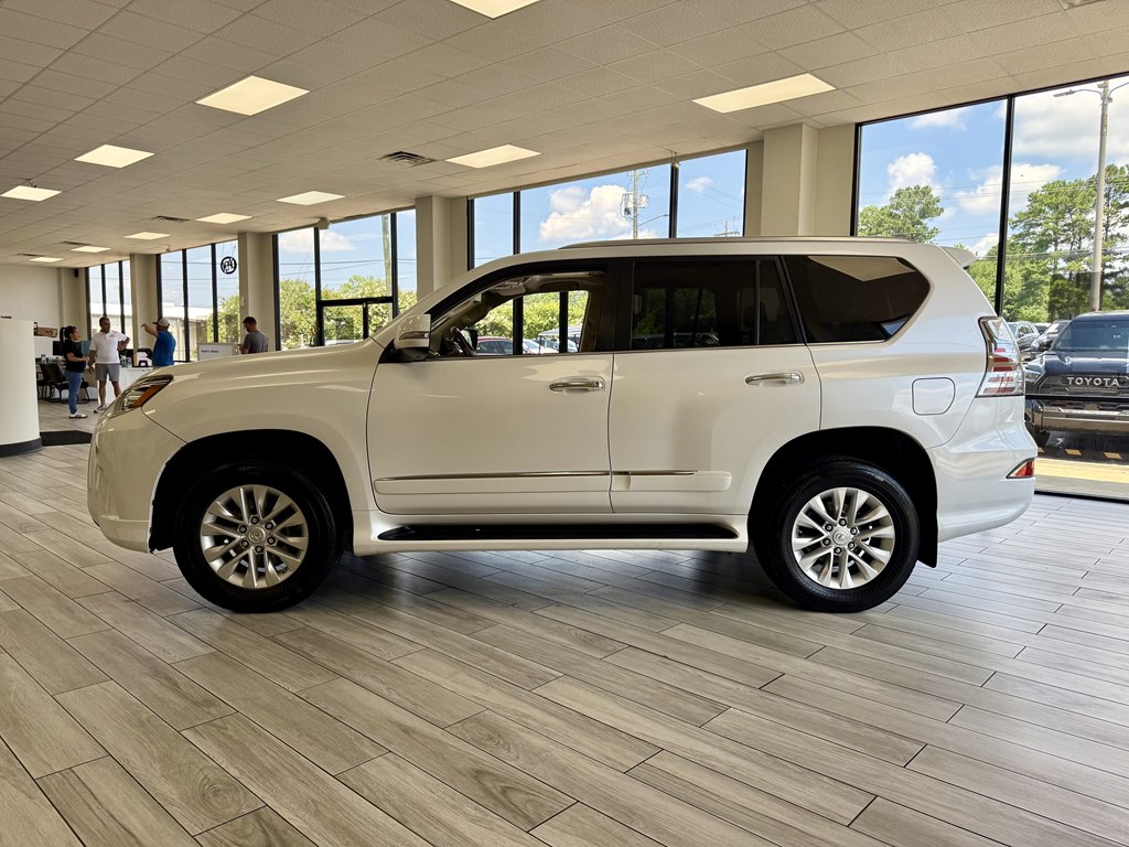 Photo 4 of this LEXUS GX