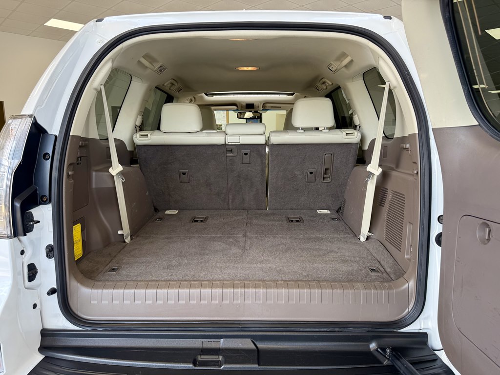 Photo 9 of this LEXUS GX