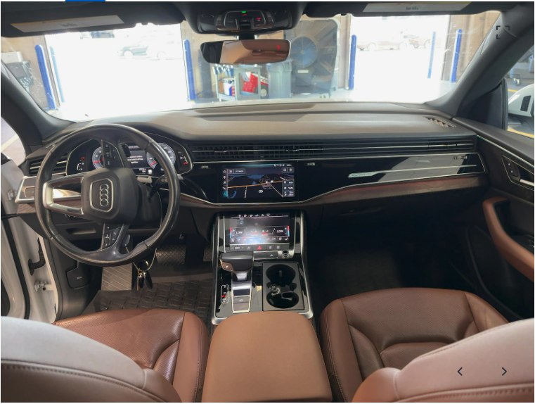Photo 10 of this AUDI Q8