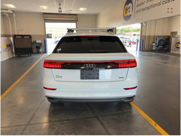 Photo 6 of this AUDI Q8