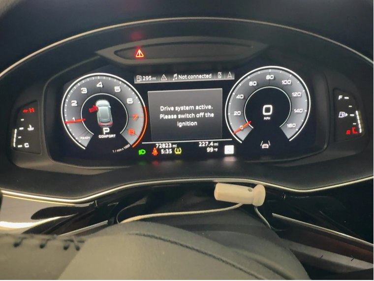 Photo 9 of this AUDI Q8
