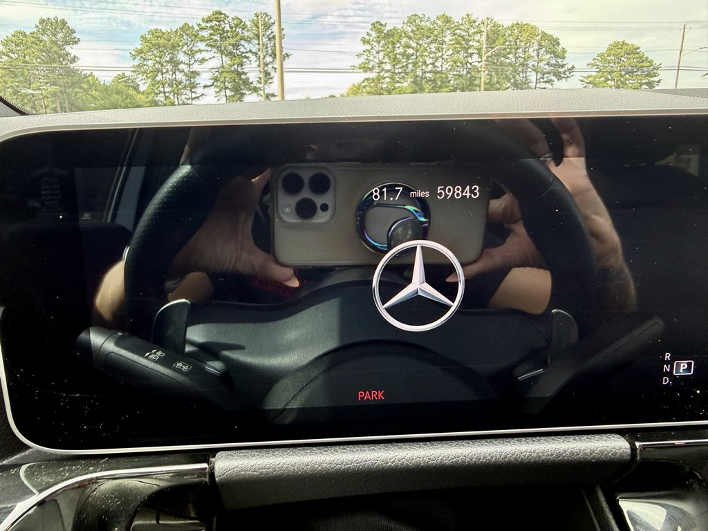 Photo 23 of this MERCEDES-BENZ GLA