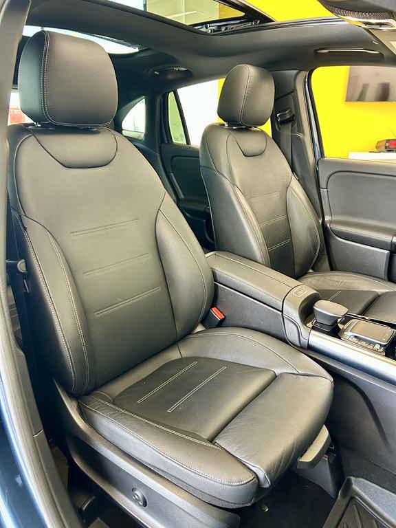 Photo 14 of this MERCEDES-BENZ GLA