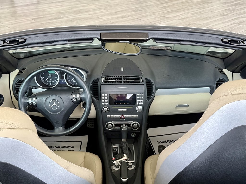 Photo 10 of this MERCEDES-BENZ SLK