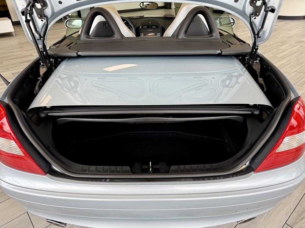 Photo 9 of this MERCEDES-BENZ SLK