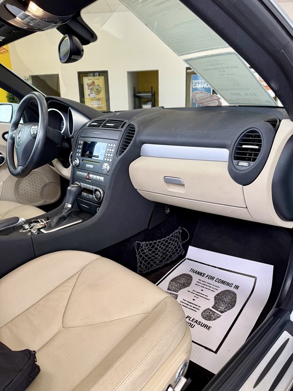 Photo 11 of this MERCEDES-BENZ SLK