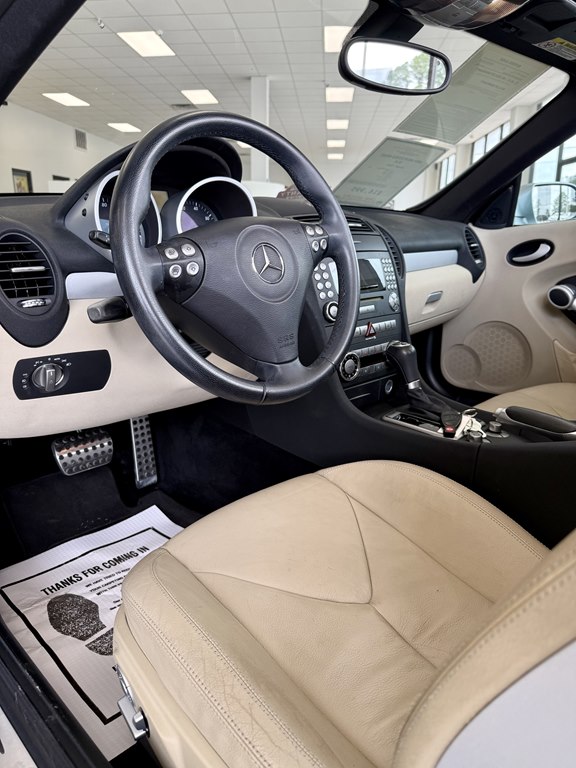 Photo 12 of this MERCEDES-BENZ SLK