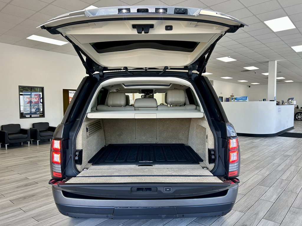 Photo 9 of this LAND ROVER RANGE ROVER