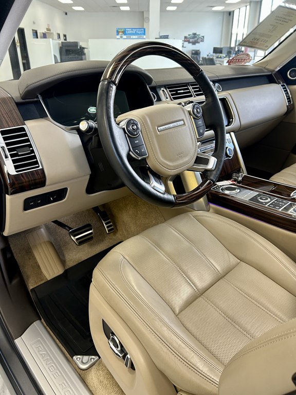 Photo 13 of this LAND ROVER RANGE ROVER
