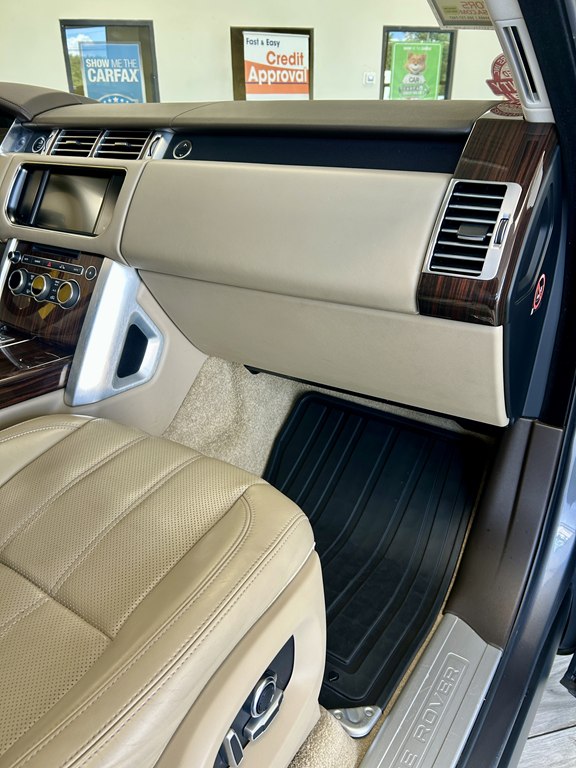 Photo 12 of this LAND ROVER RANGE ROVER