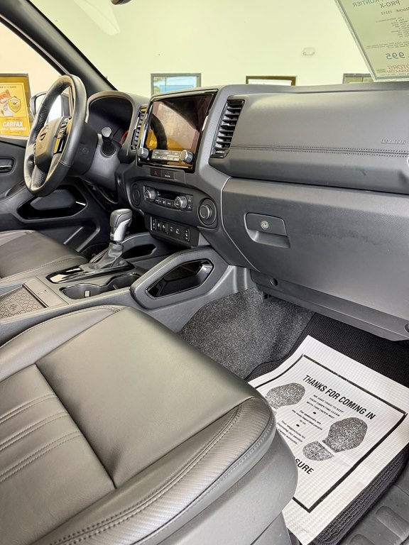 Photo 12 of this NISSAN FRONTIER PRO-X