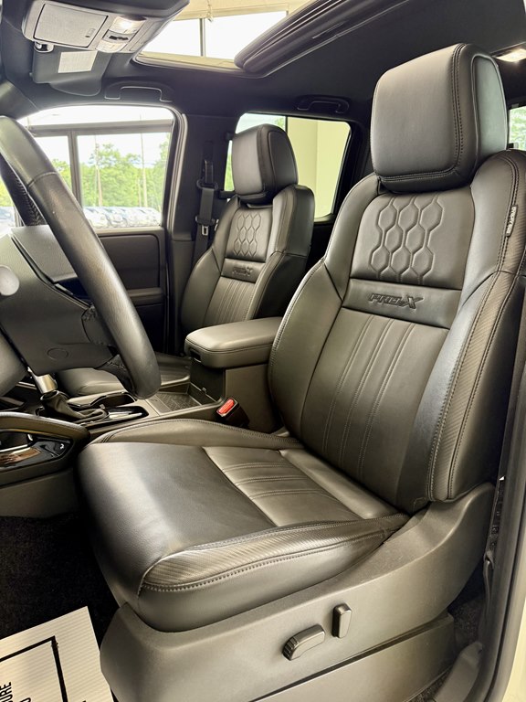 Photo 14 of this NISSAN FRONTIER PRO-X