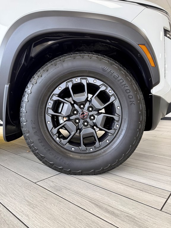 Photo 19 of this NISSAN FRONTIER PRO-X