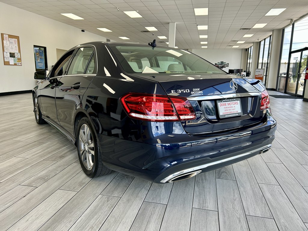 Photo 4 of this MERCEDES-BENZ E-CLASS