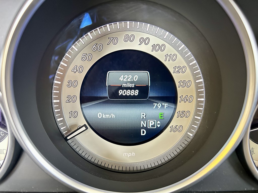 Photo 12 of this MERCEDES-BENZ E-CLASS