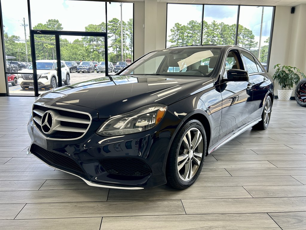 Photo 6 of this MERCEDES-BENZ E-CLASS