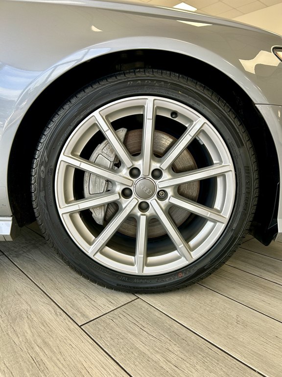 Photo 19 of this AUDI A6