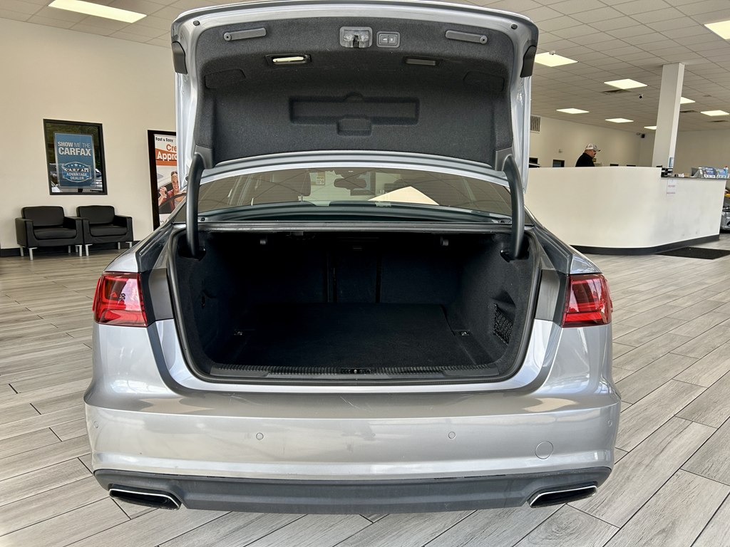 Photo 9 of this AUDI A6