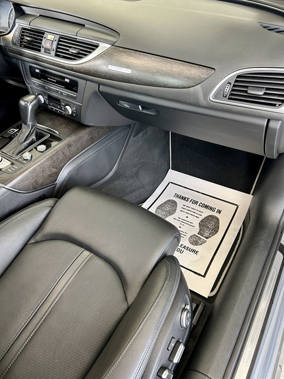 Photo 12 of this AUDI A6