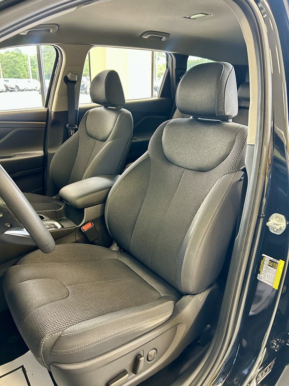 Photo 14 of this HYUNDAI SANTA FE