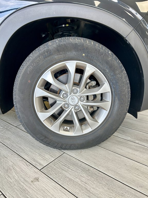 Photo 19 of this HYUNDAI SANTA FE
