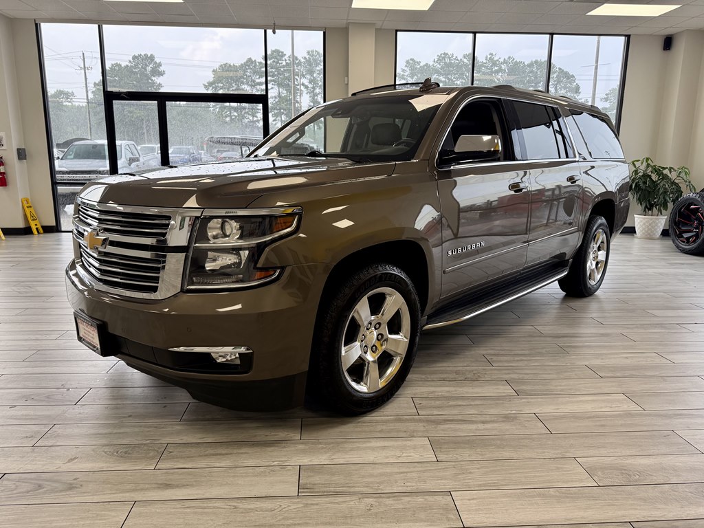 Photo 3 of this CHEVROLET SUBURBAN