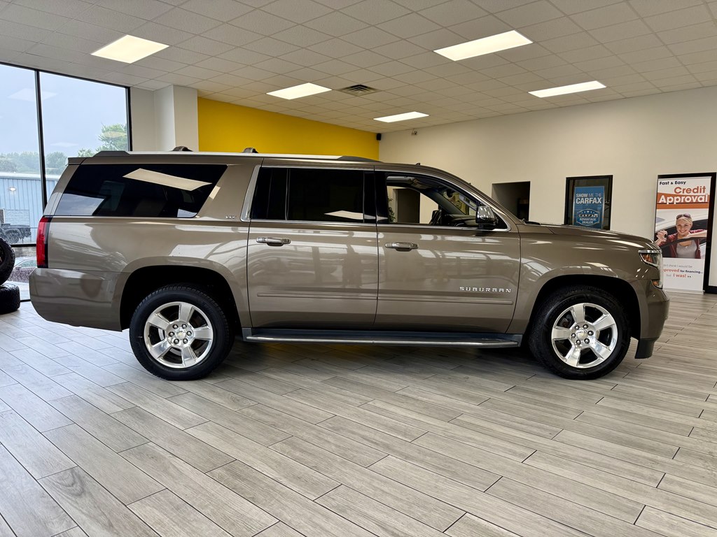Photo 5 of this CHEVROLET SUBURBAN