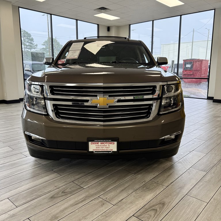 Photo 2 of this CHEVROLET SUBURBAN
