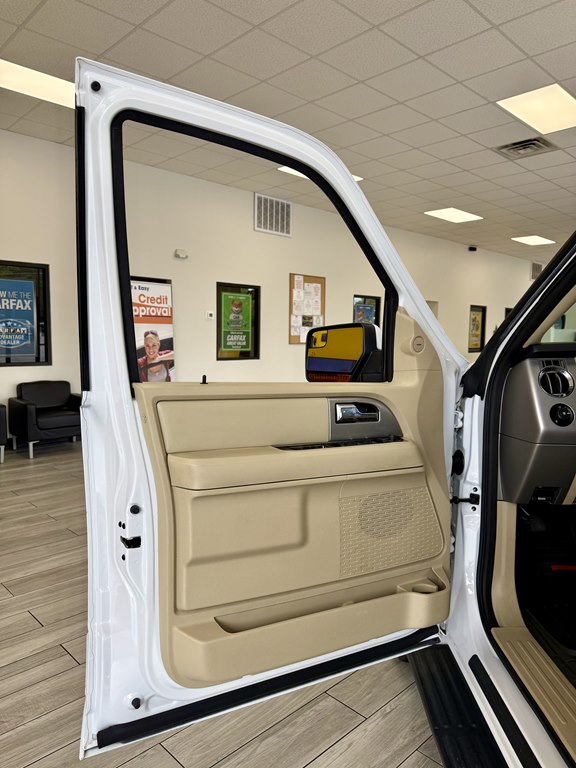Photo 14 of this FORD EXPEDITION