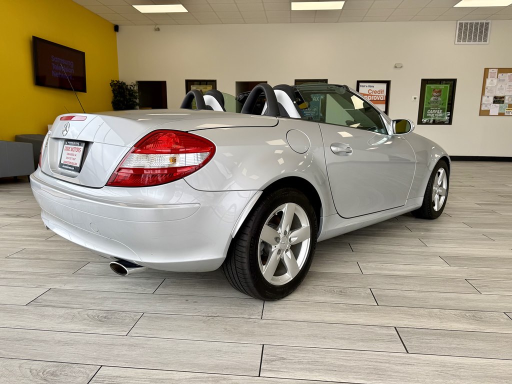 Photo 6 of this MERCEDES-BENZ SLK
