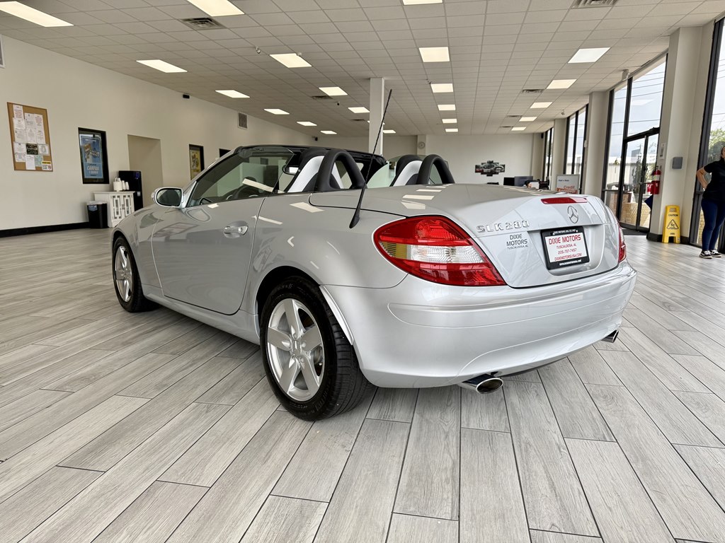 Photo 7 of this MERCEDES-BENZ SLK