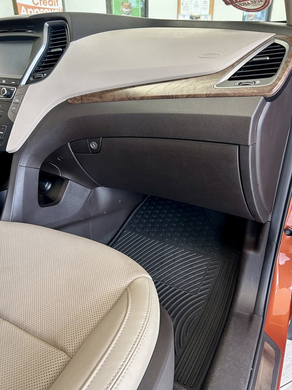 Photo 12 of this HYUNDAI SANTA FE SPORT