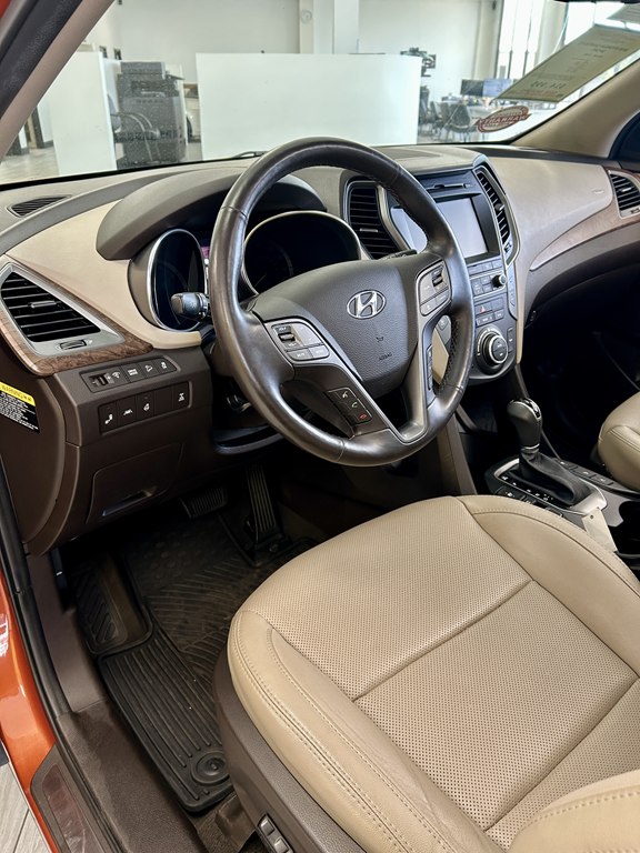 Photo 14 of this HYUNDAI SANTA FE SPORT