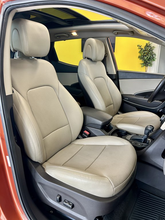 Photo 17 of this HYUNDAI SANTA FE SPORT