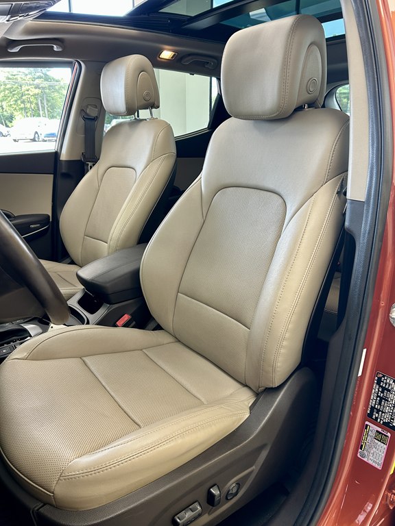 Photo 13 of this HYUNDAI SANTA FE SPORT