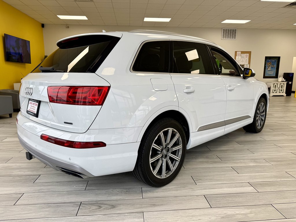 Photo 6 of this AUDI Q7