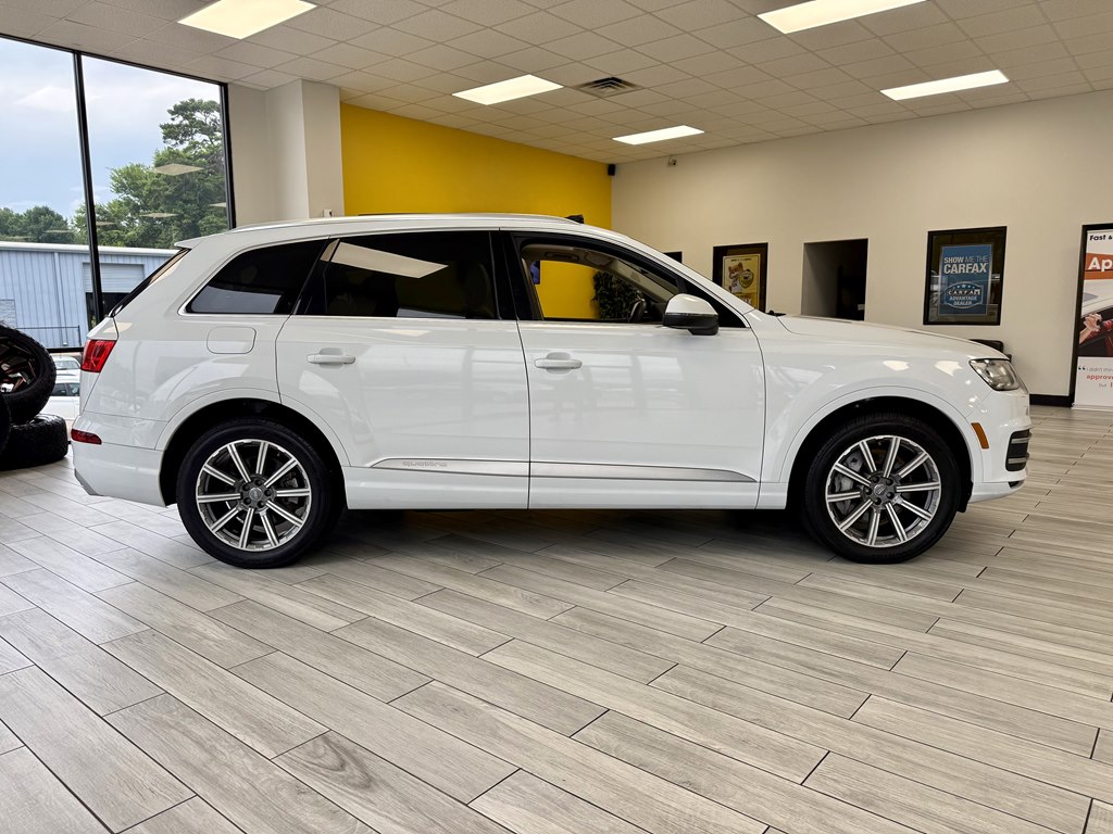 Photo 5 of this AUDI Q7