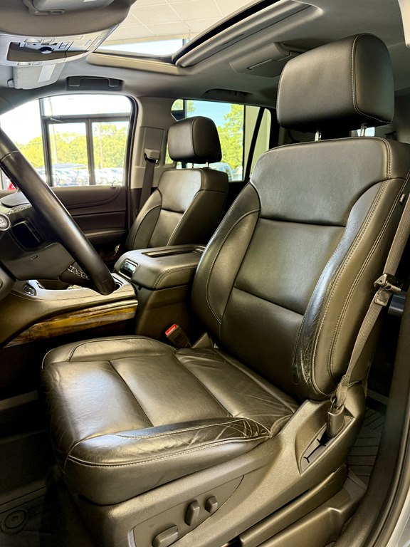 Photo 14 of this CHEVROLET TAHOE