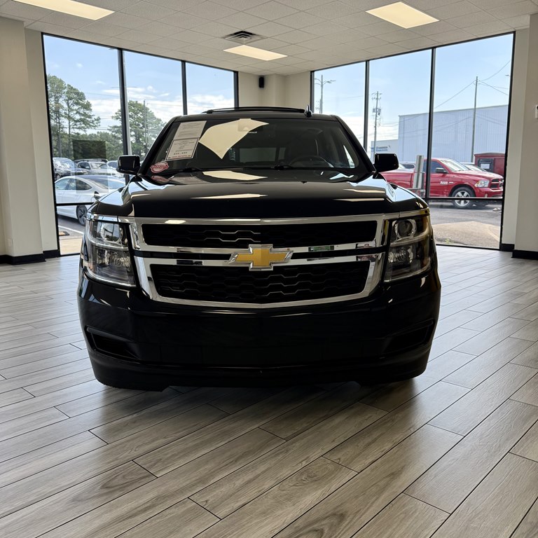 Photo 2 of this CHEVROLET TAHOE