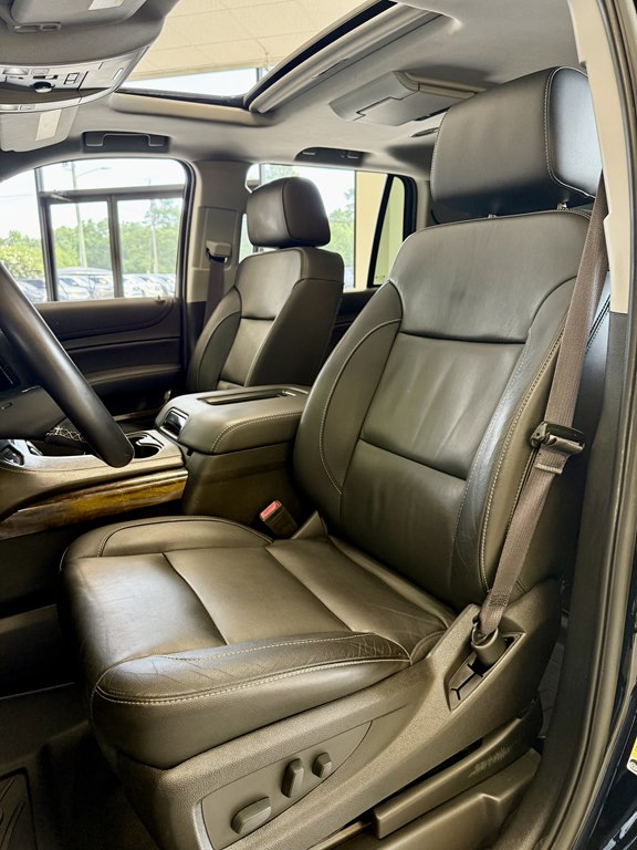 Photo 14 of this CHEVROLET TAHOE