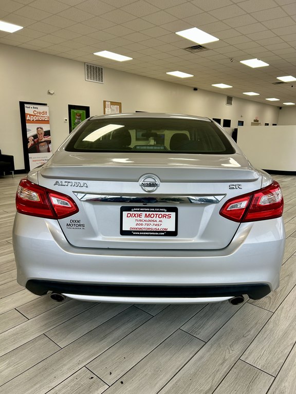 Photo 8 of this NISSAN ALTIMA