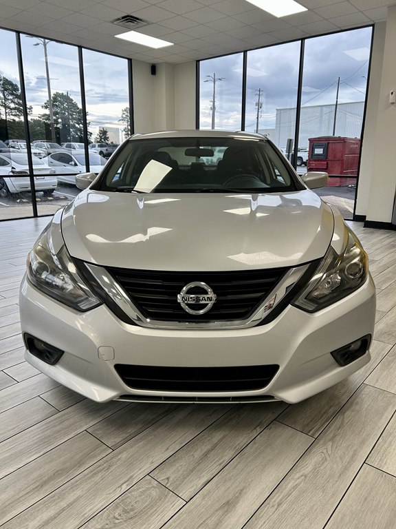 Photo 2 of this NISSAN ALTIMA